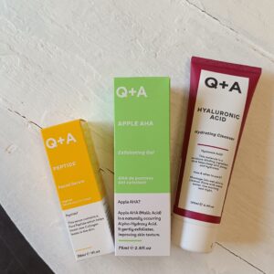 Trio Q+A Detergente viso +Gel Esfoliante viso+ Siero viso