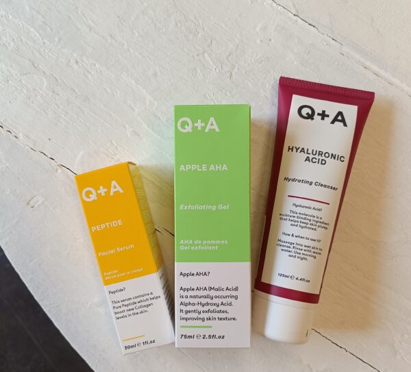 Trio Q+A Detergente viso +Gel Esfoliante viso+ Siero viso