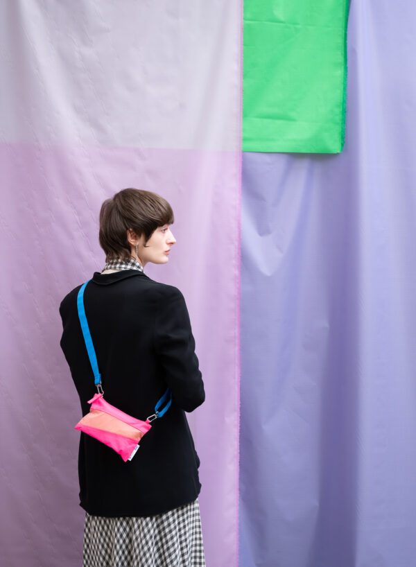 SUSAN BIJL The New Pouch Fluo Pink & Try Small FLASH 2025